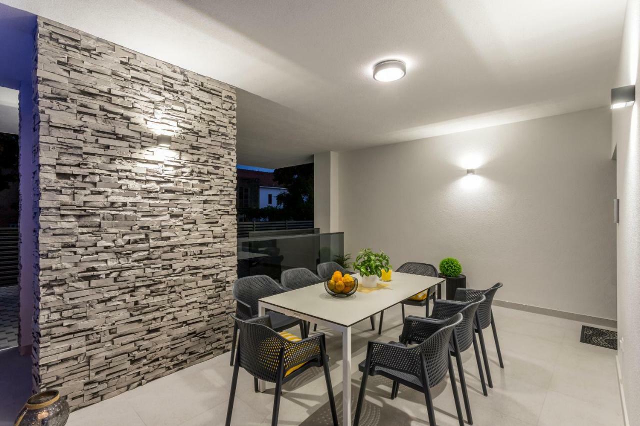 Villa Ema Kastela With Private Heated Pool Buitenkant foto